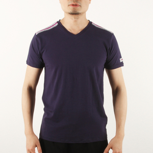 T-shirt en coton et élasthanne à col en V pour hommes